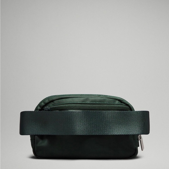 NWT LULULEMON EVERYWHERE BELT BAG LEGACY GREEN - Picture 5 of 10